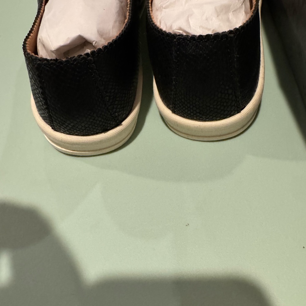 New in Box Sun + Stone Girls Mariam Slip On Sneakers Casual Spring Summer Resort - Picture 6 of 7